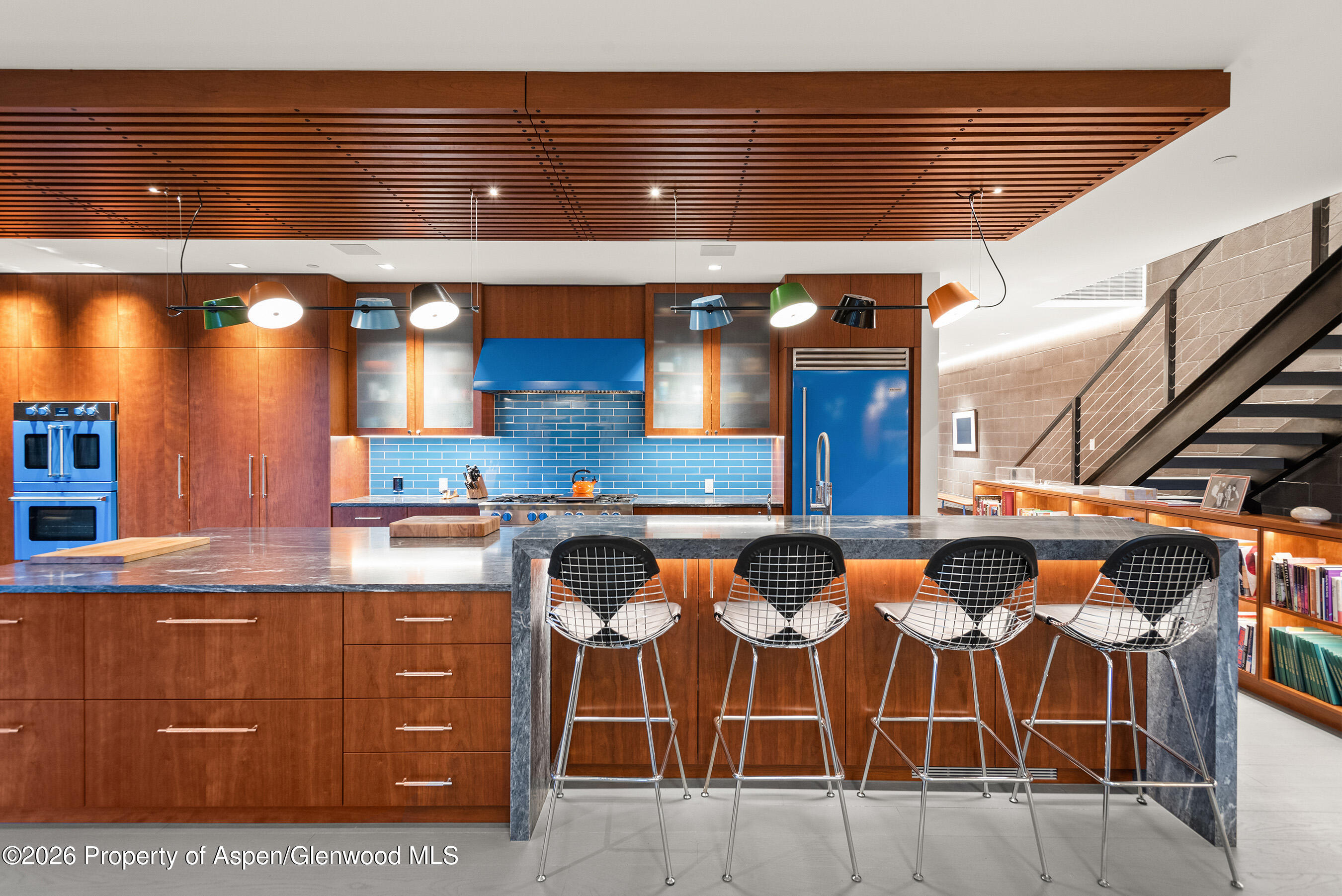 1350 Mountain View Drive
