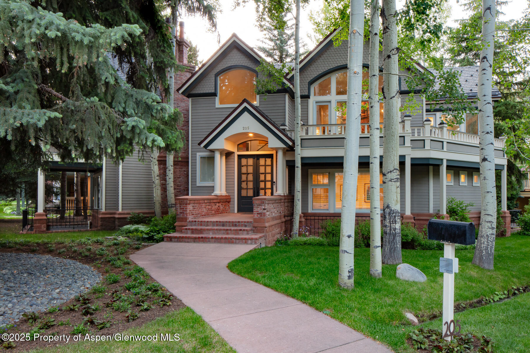 205 N 6th Street