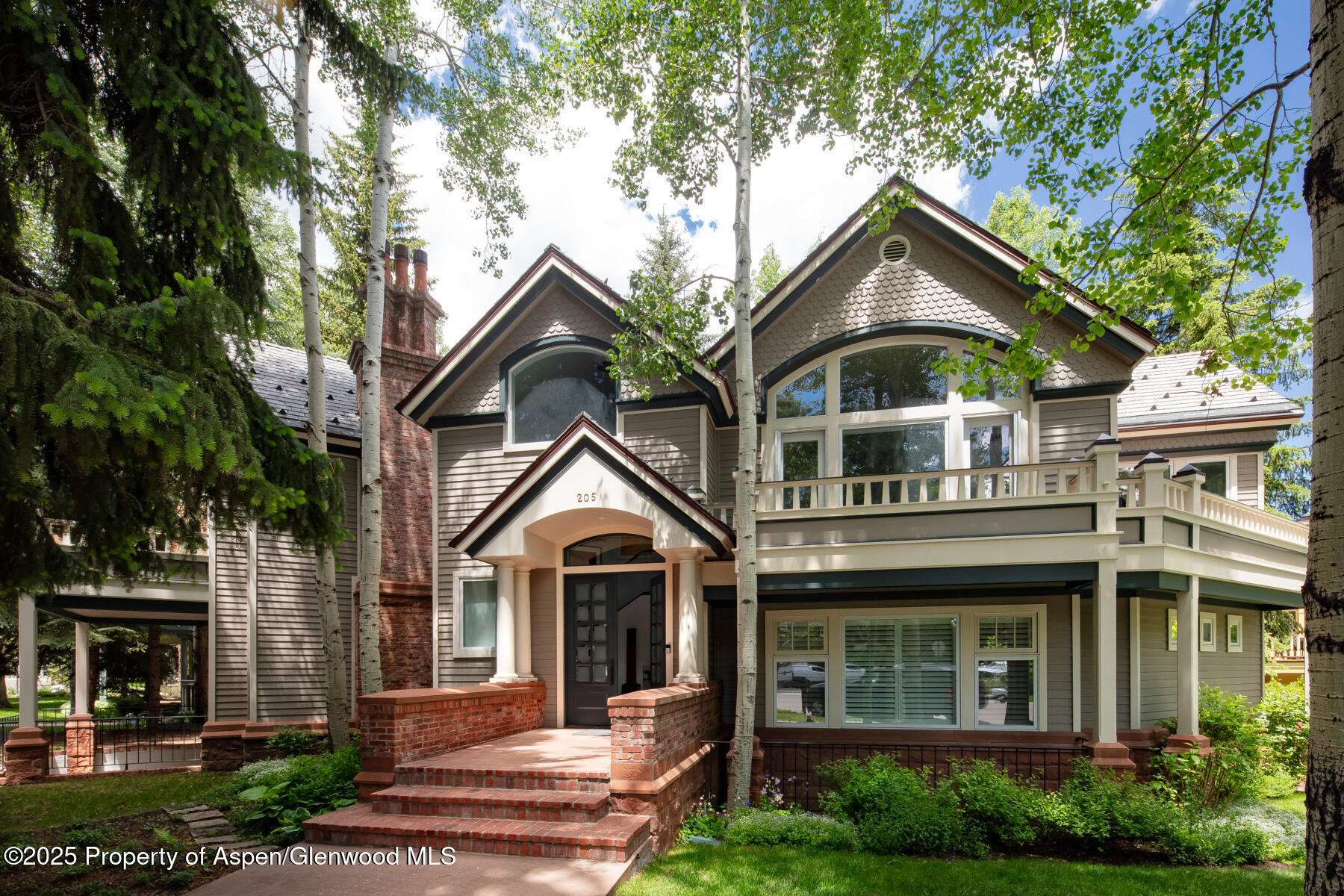 205 N 6th Street