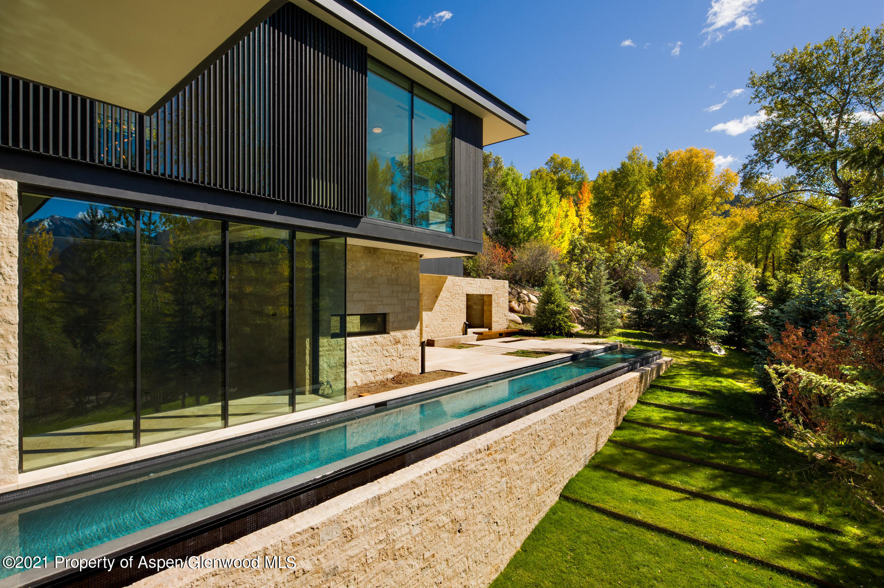 979 Red Mountain Road
