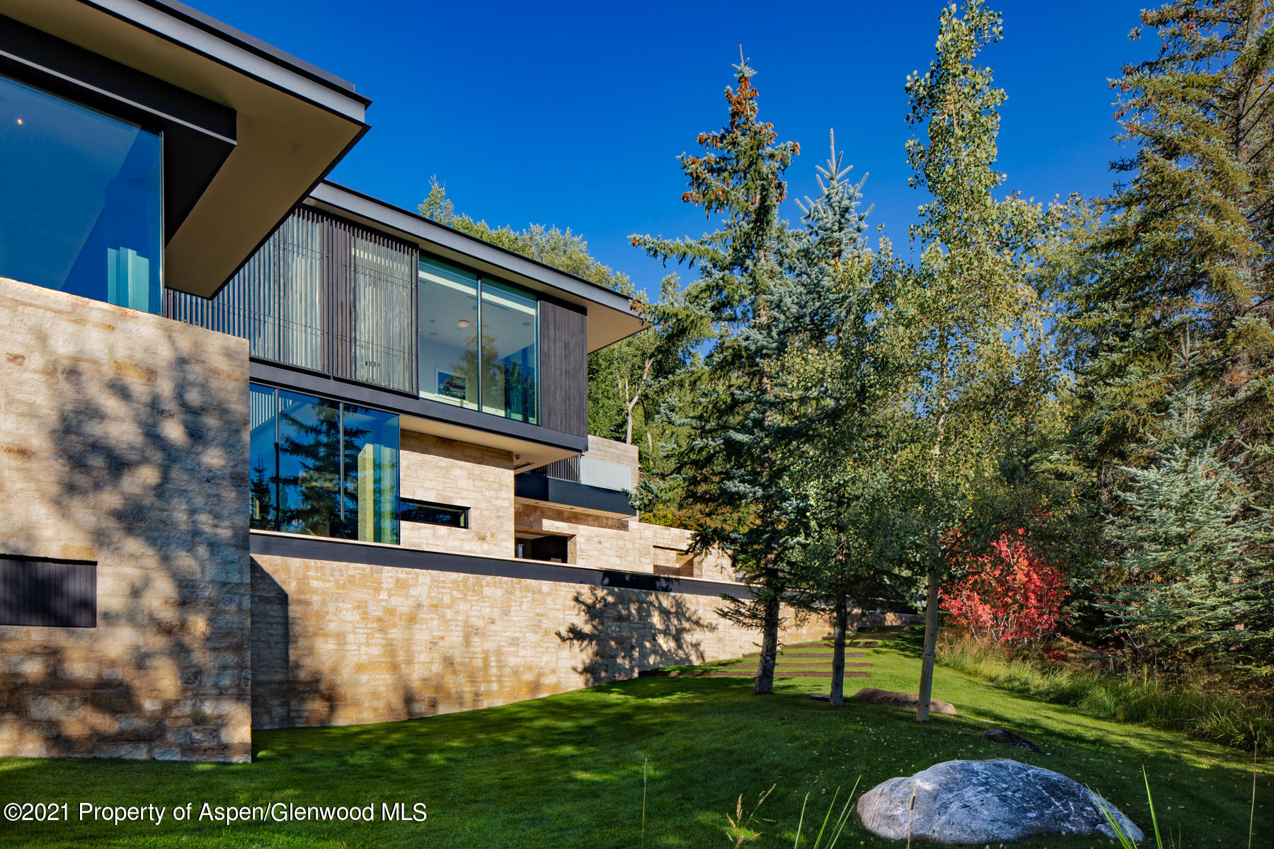979 Red Mountain Road
