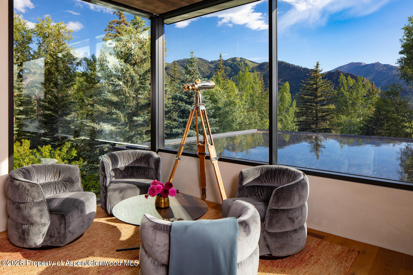 979 Red Mountain Road
