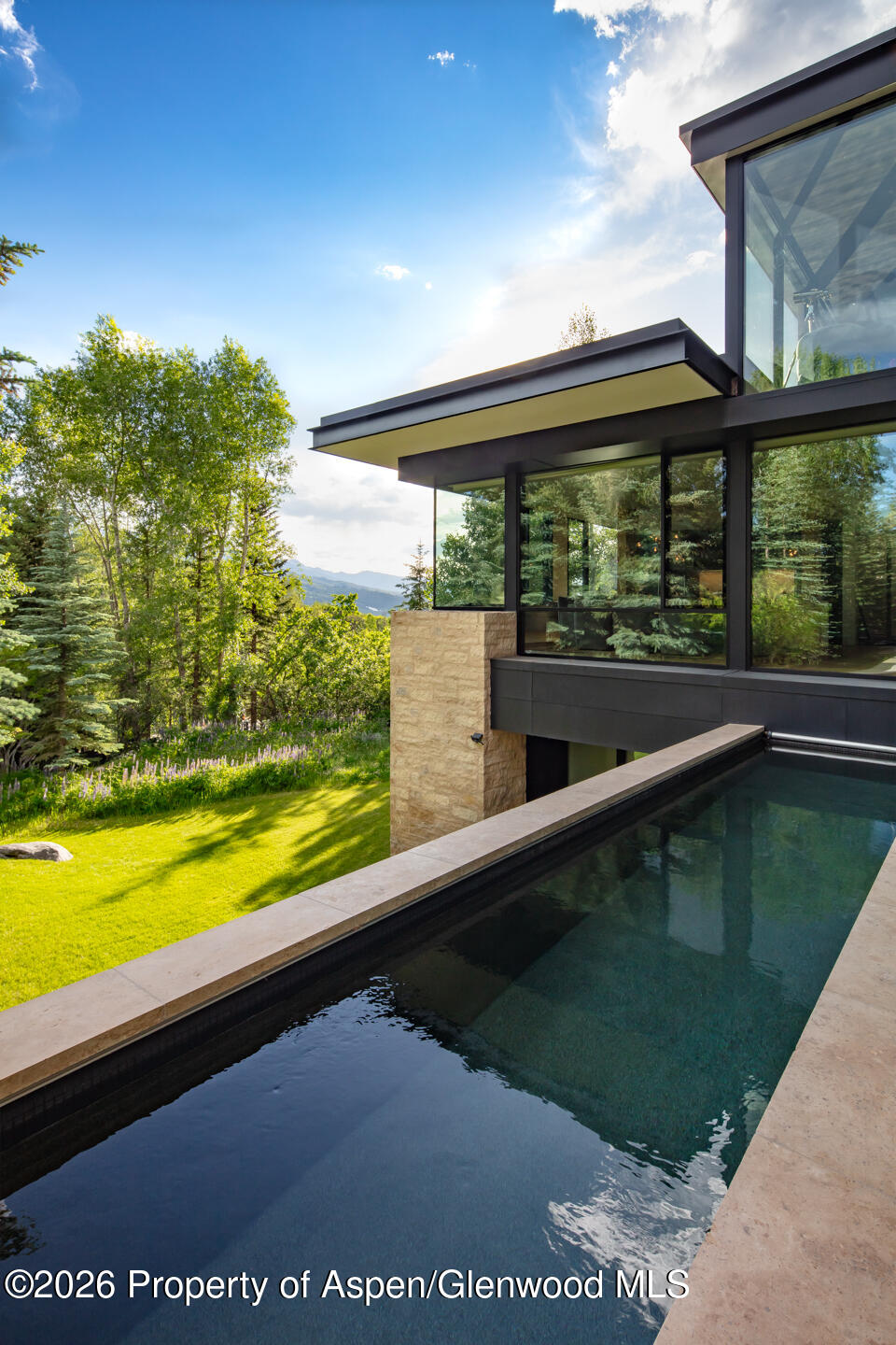 979 Red Mountain Road