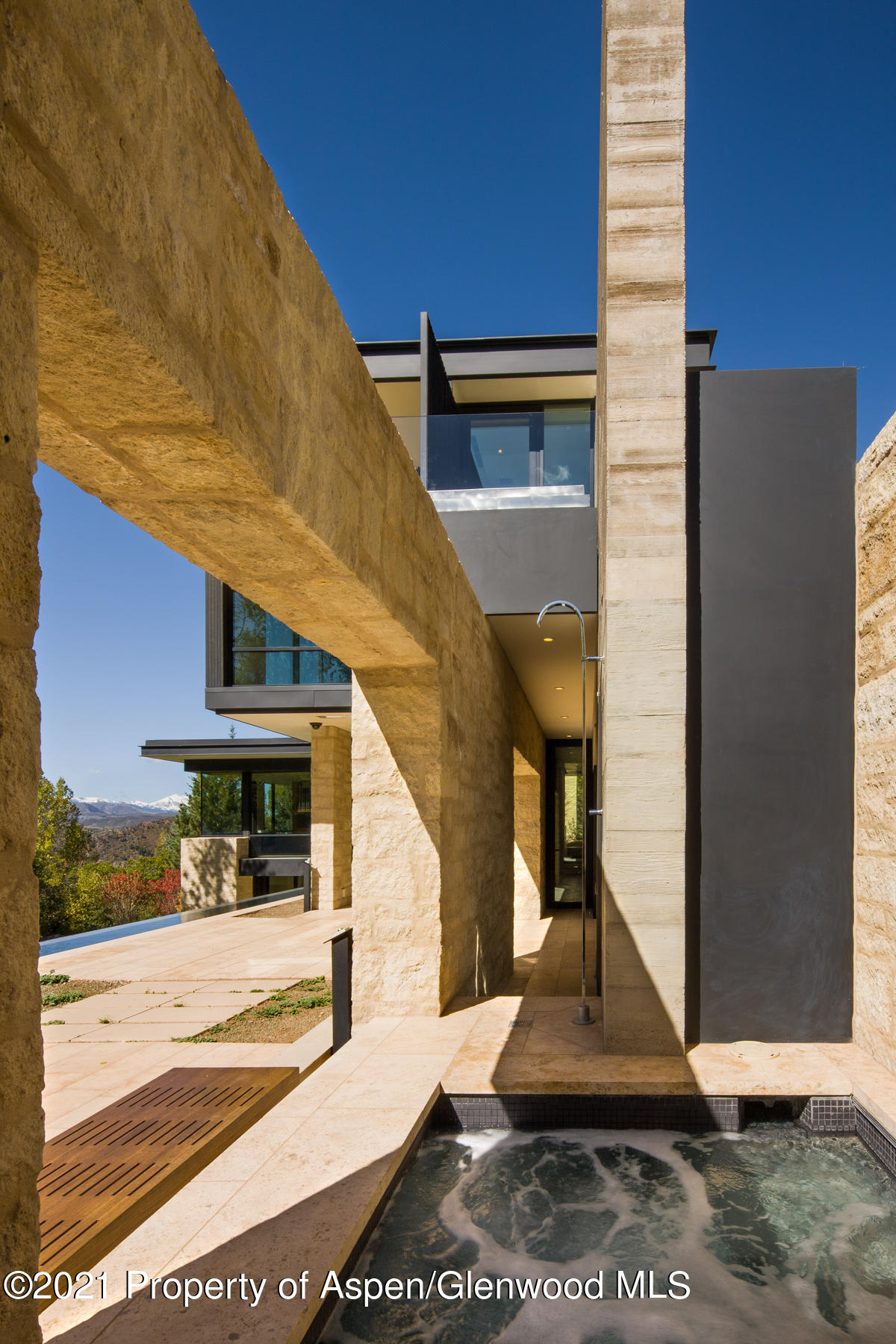 979 Red Mountain Road