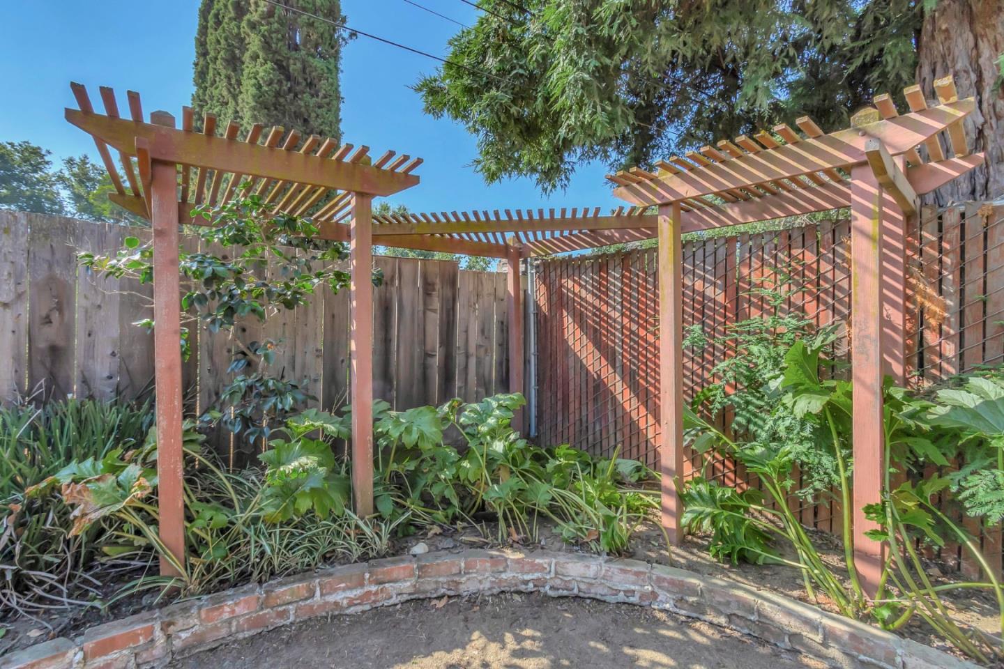 10640 E Estates Drive
