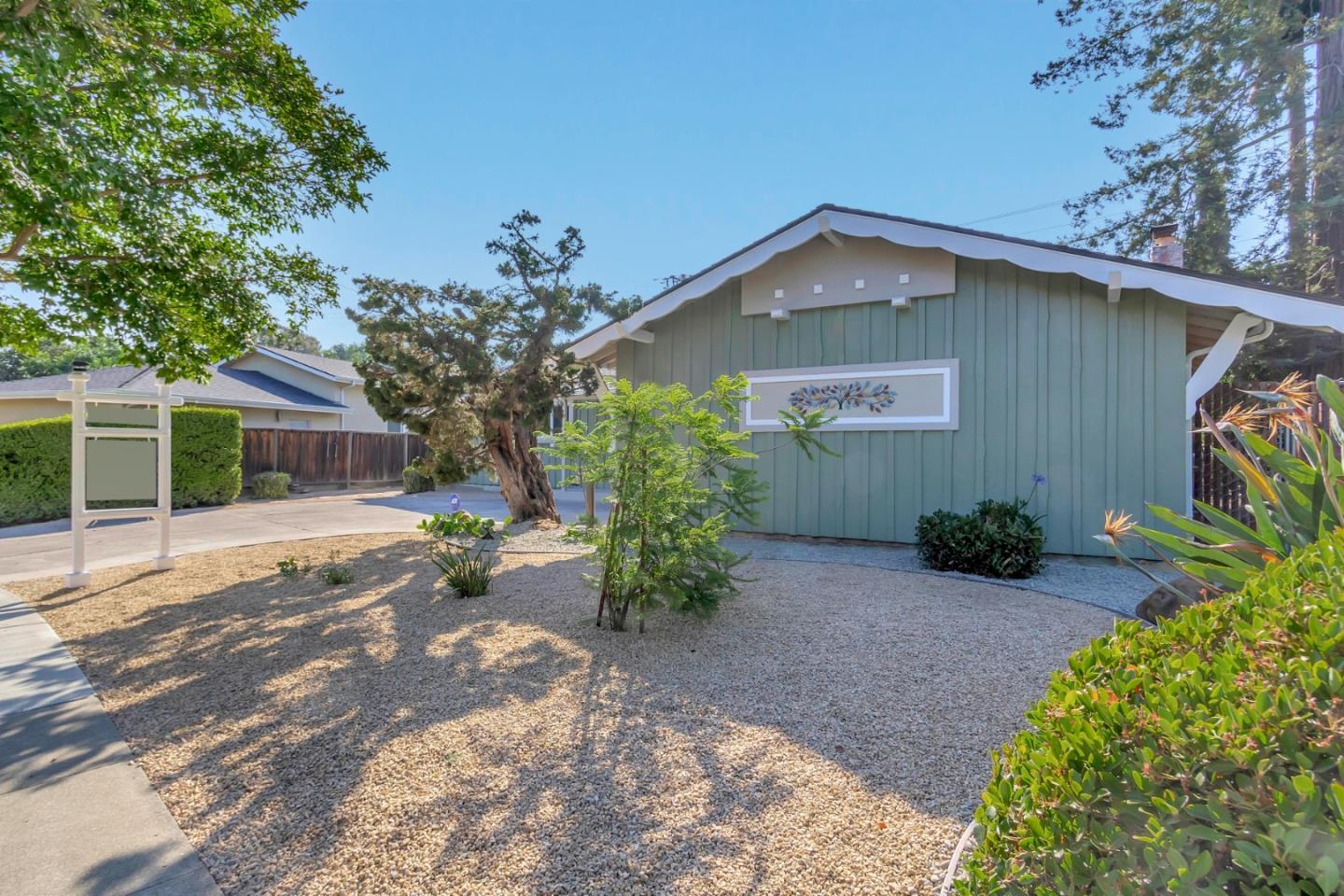10640 E Estates Drive