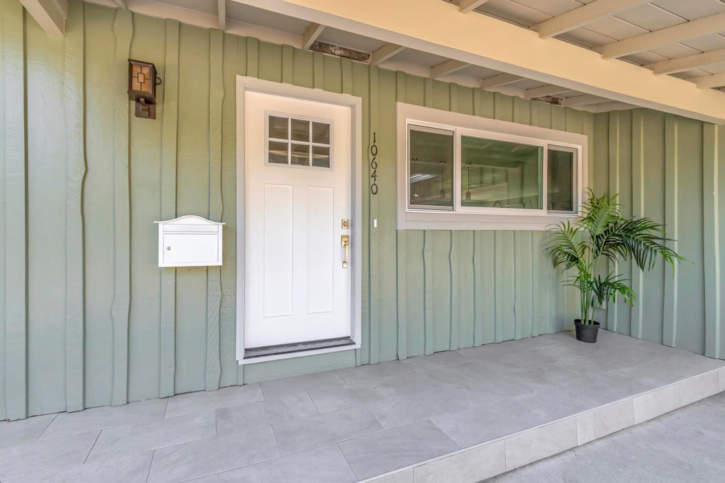 10640 E Estates Drive