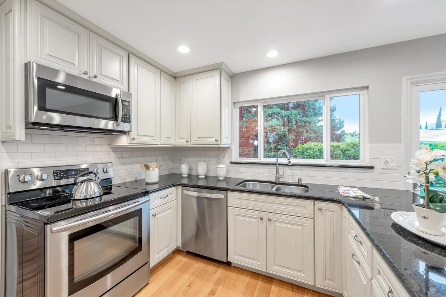 6290 Via De Adrianna