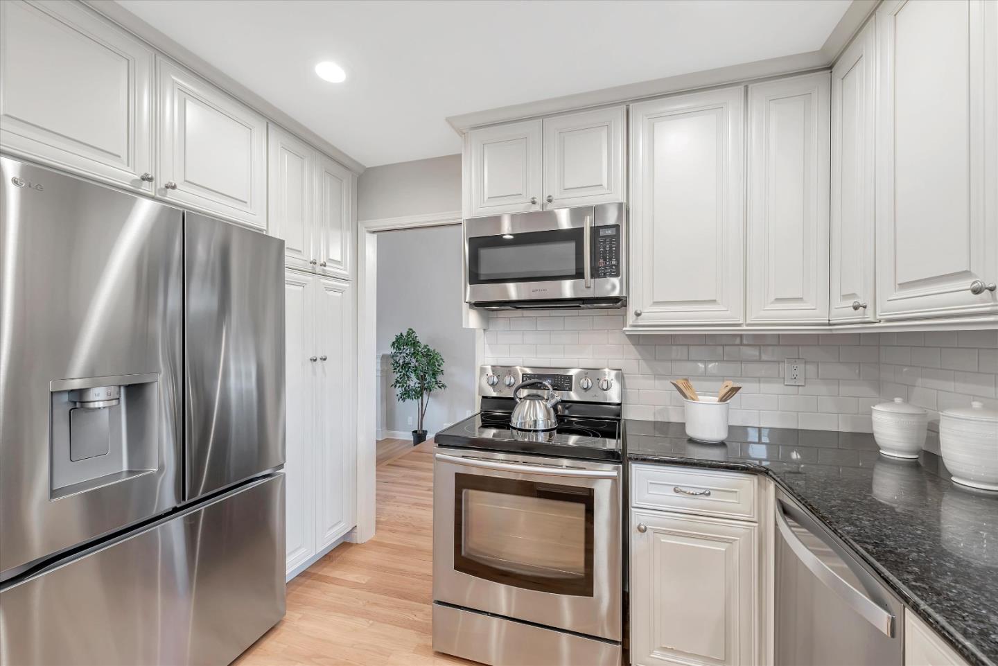 6290 Via De Adrianna