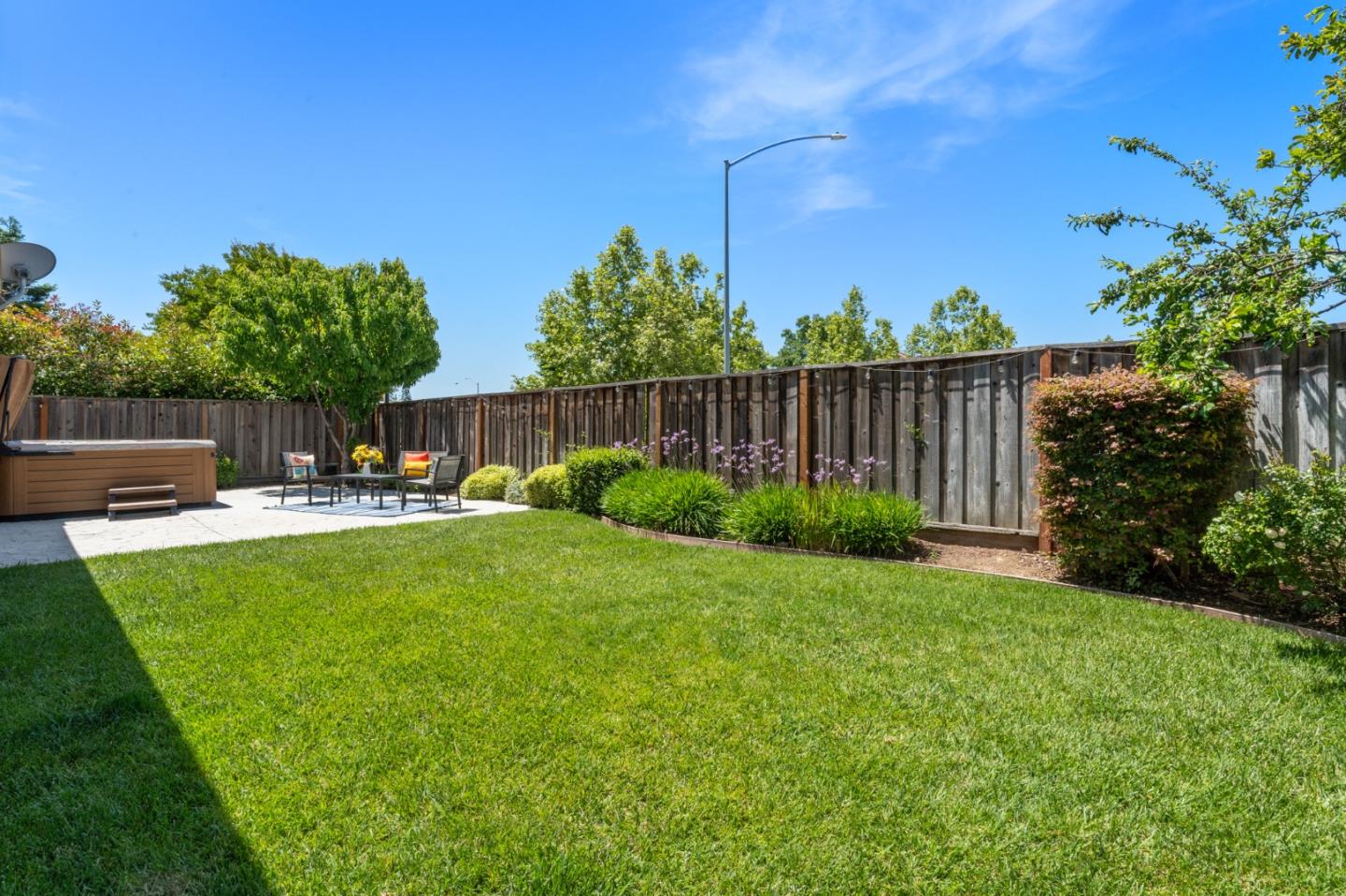695 San Gabriel AVE