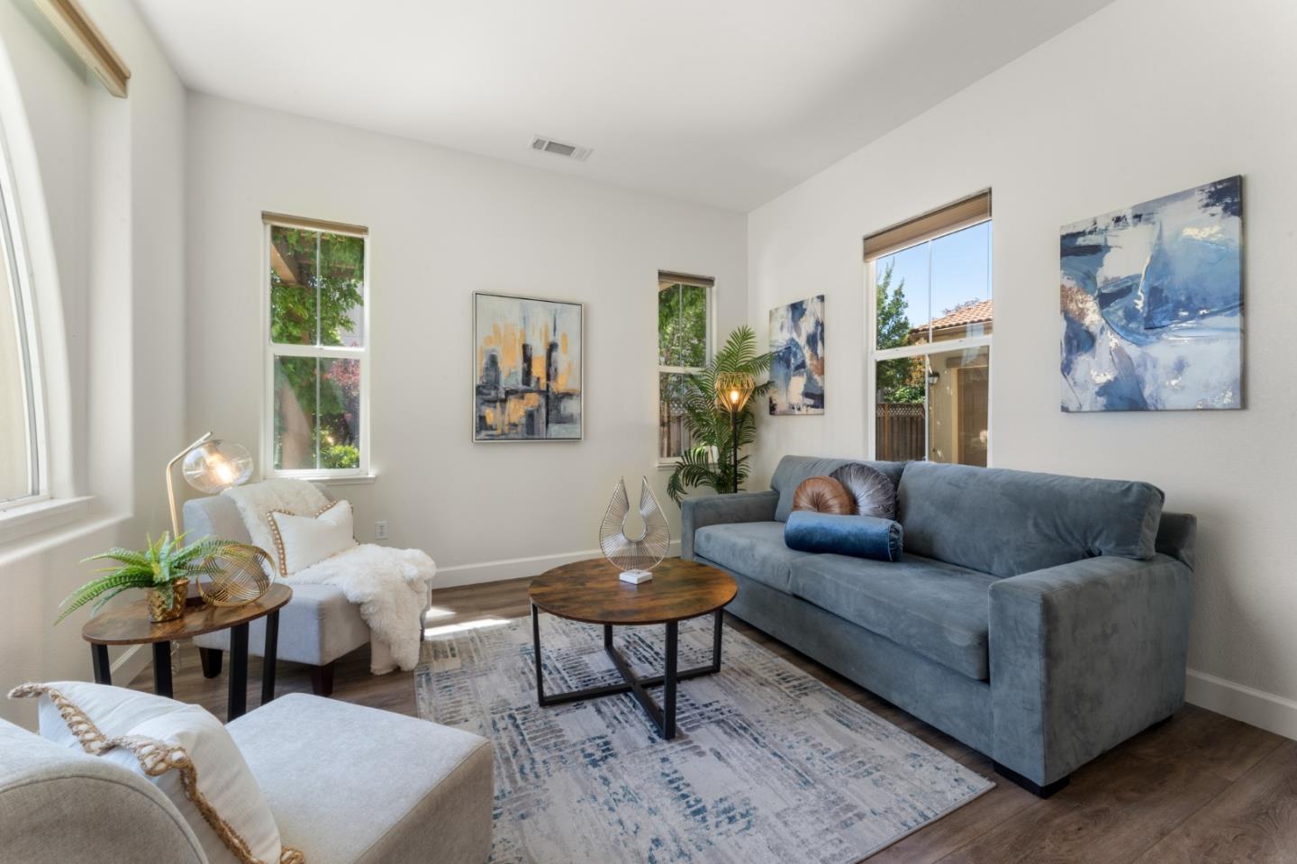 695 San Gabriel AVE