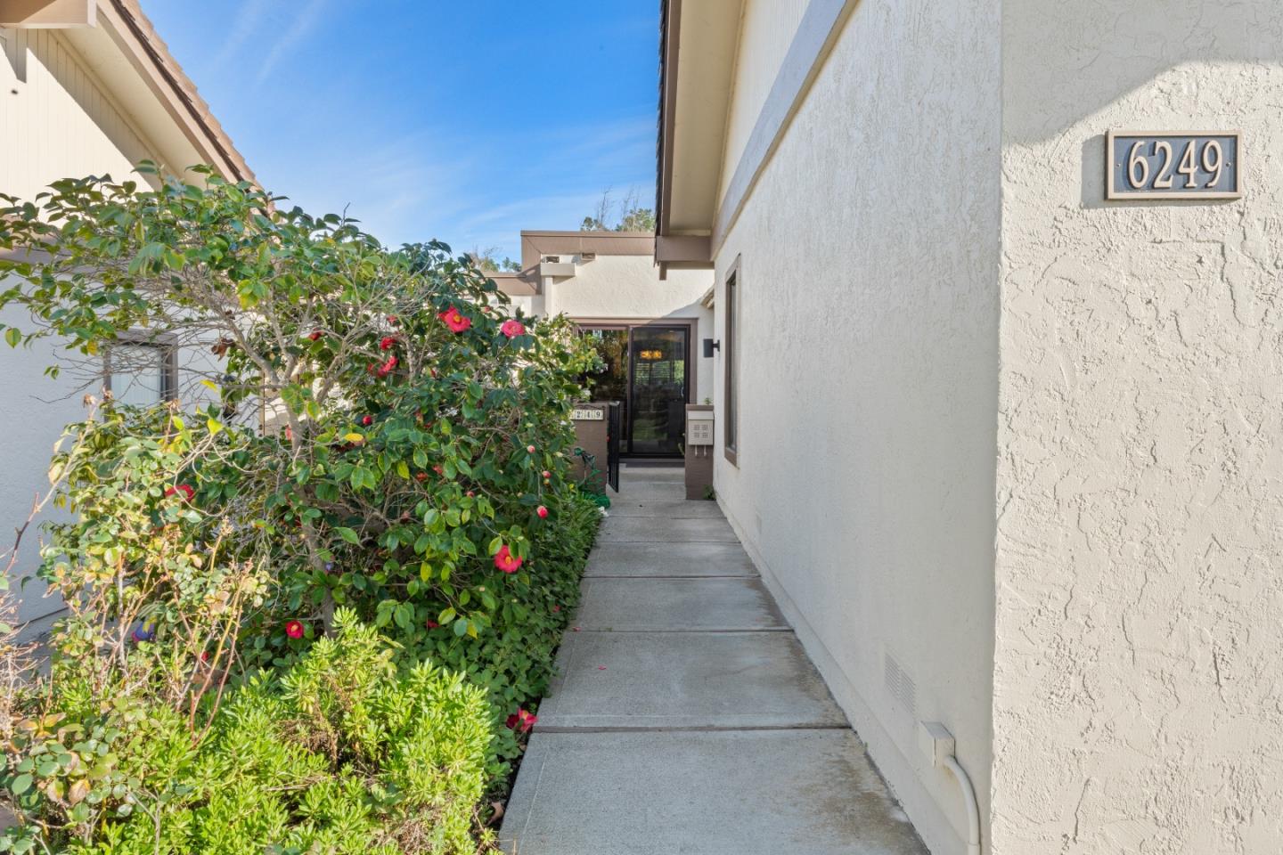 6249 Blauer LN