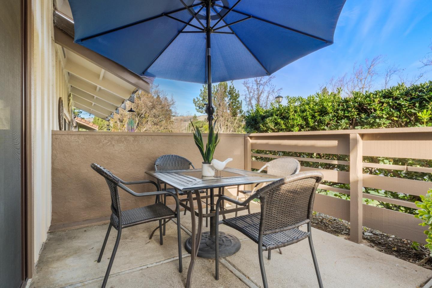 6249 Blauer LN
