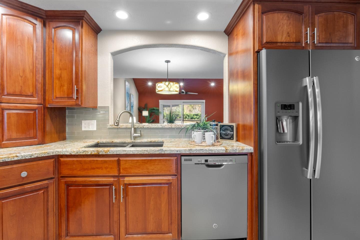 6249 Blauer LN