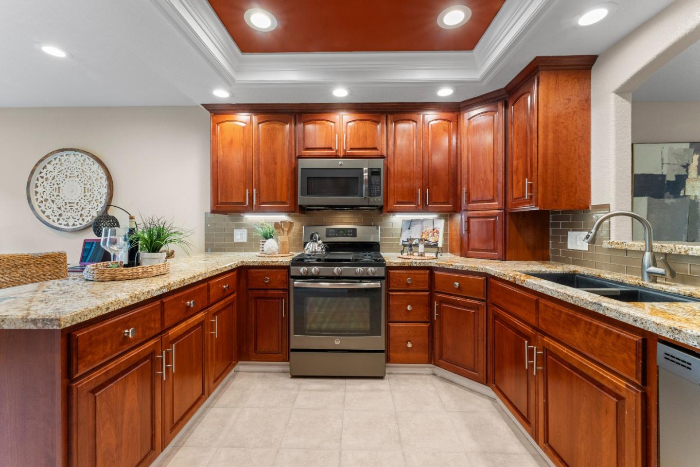 6249 Blauer LN