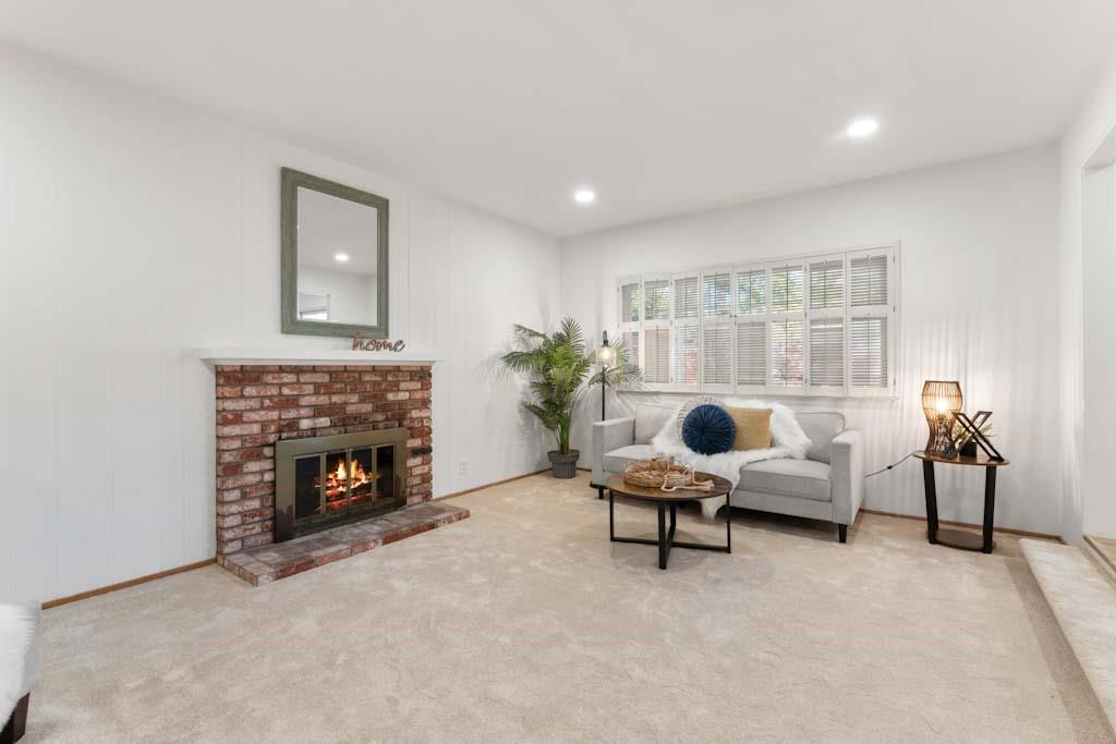 1148 Ginger LN