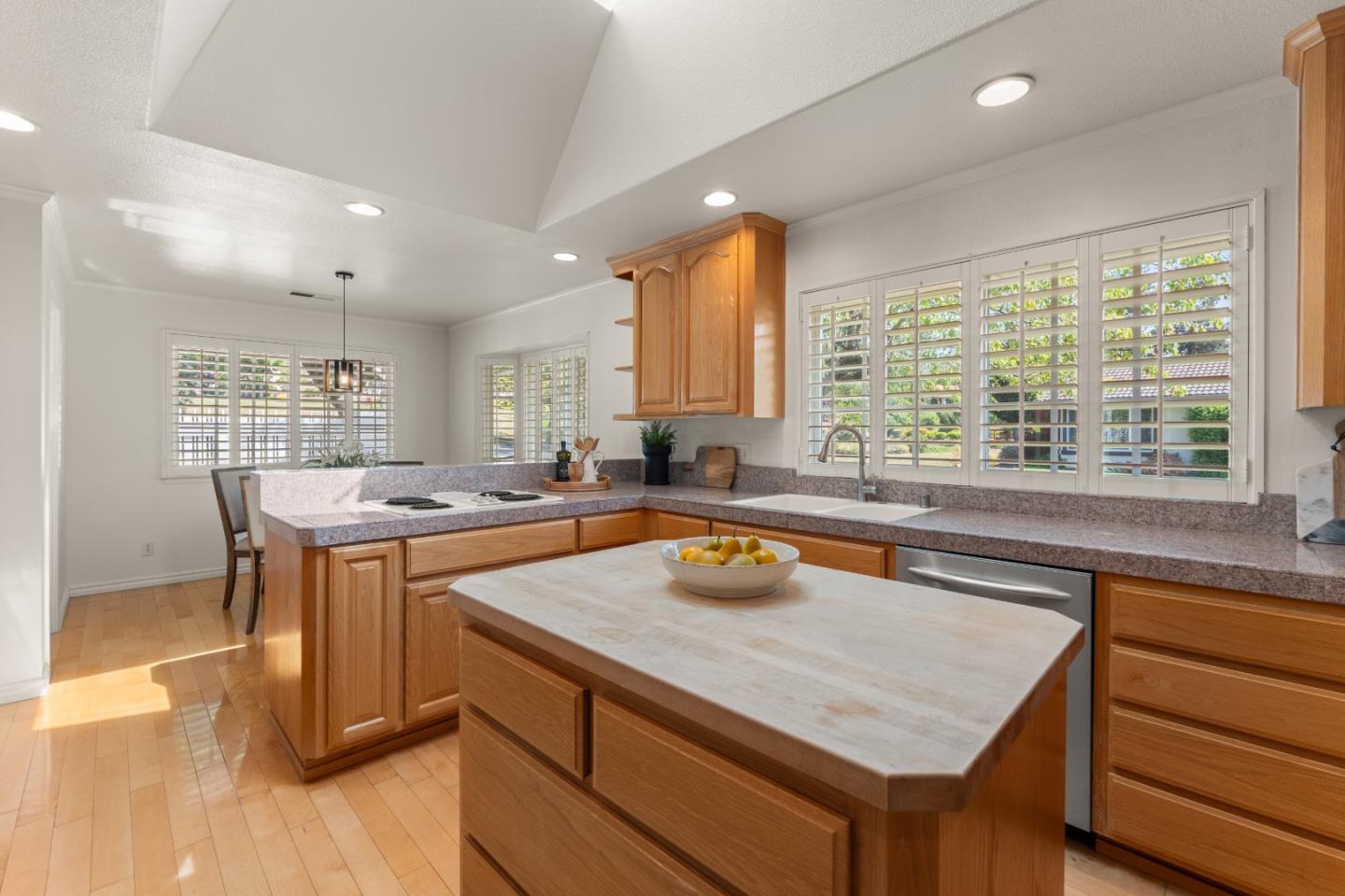 8047 Chardonay CT