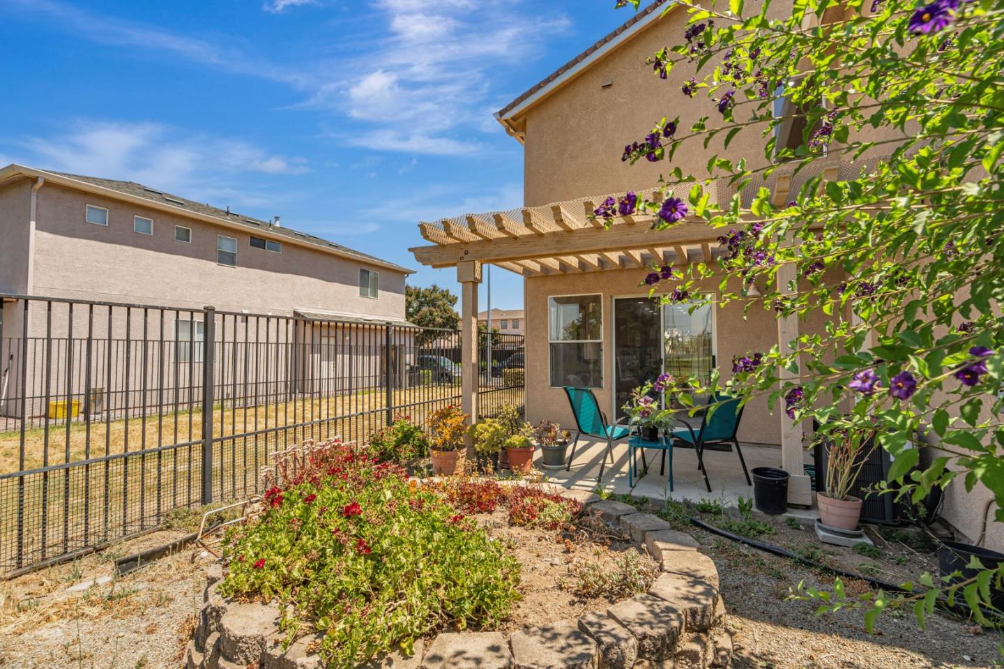 1517 Hermocilla Way
