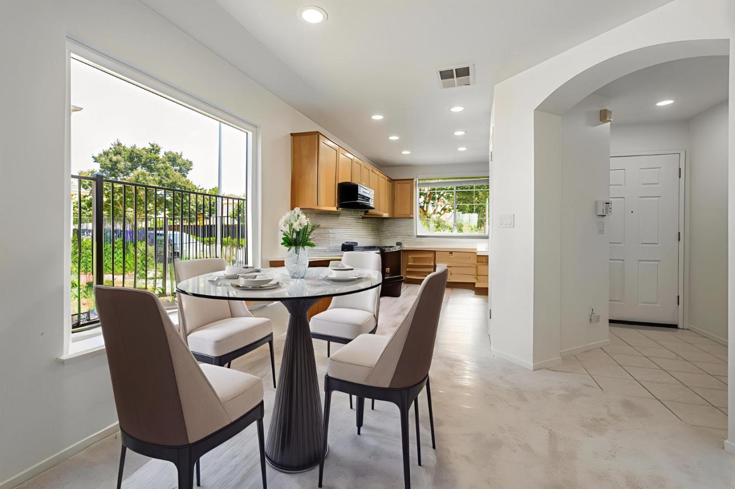 1517 Hermocilla Way