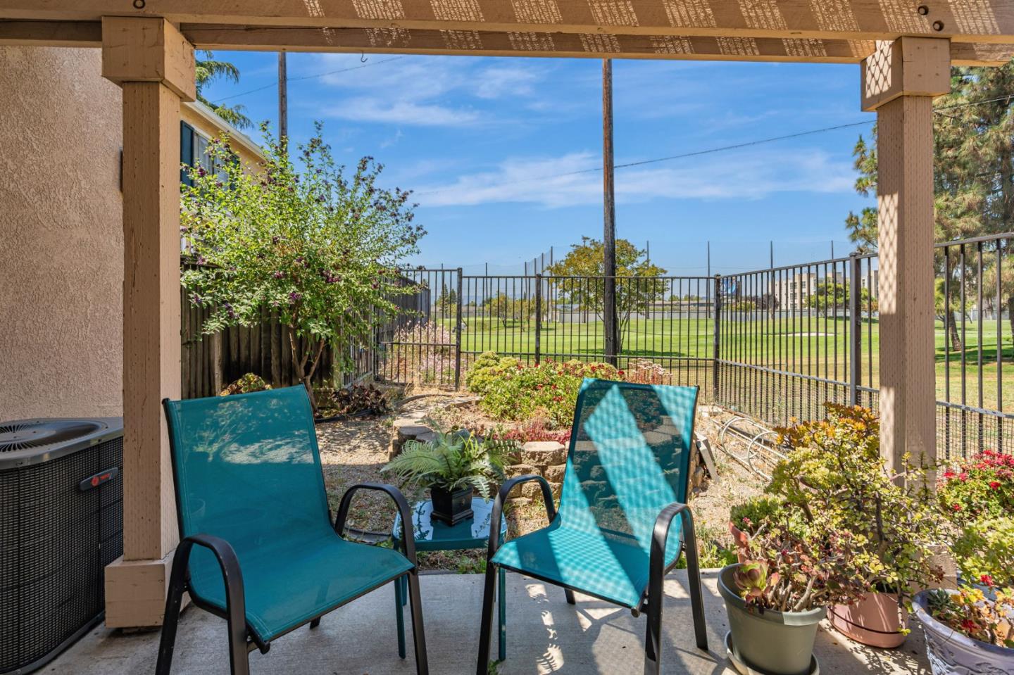 1517 Hermocilla Way