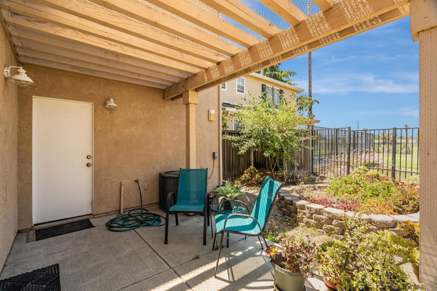 1517 Hermocilla Way
