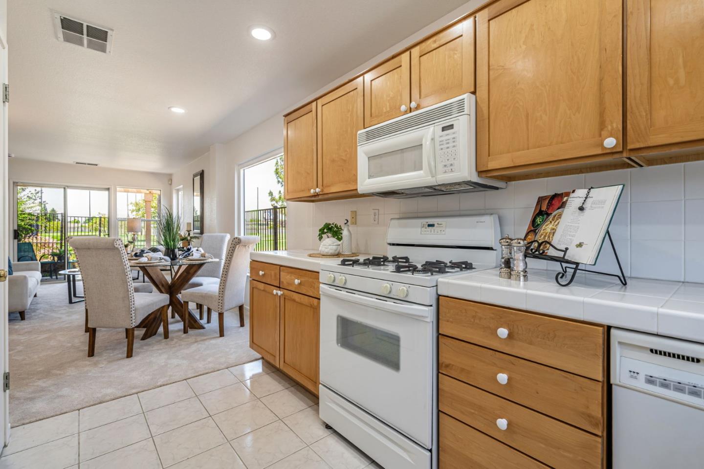 1517 Hermocilla Way