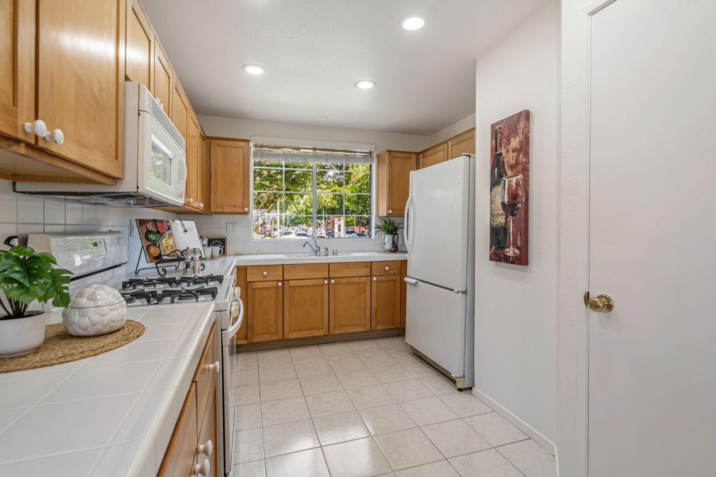 1517 Hermocilla Way