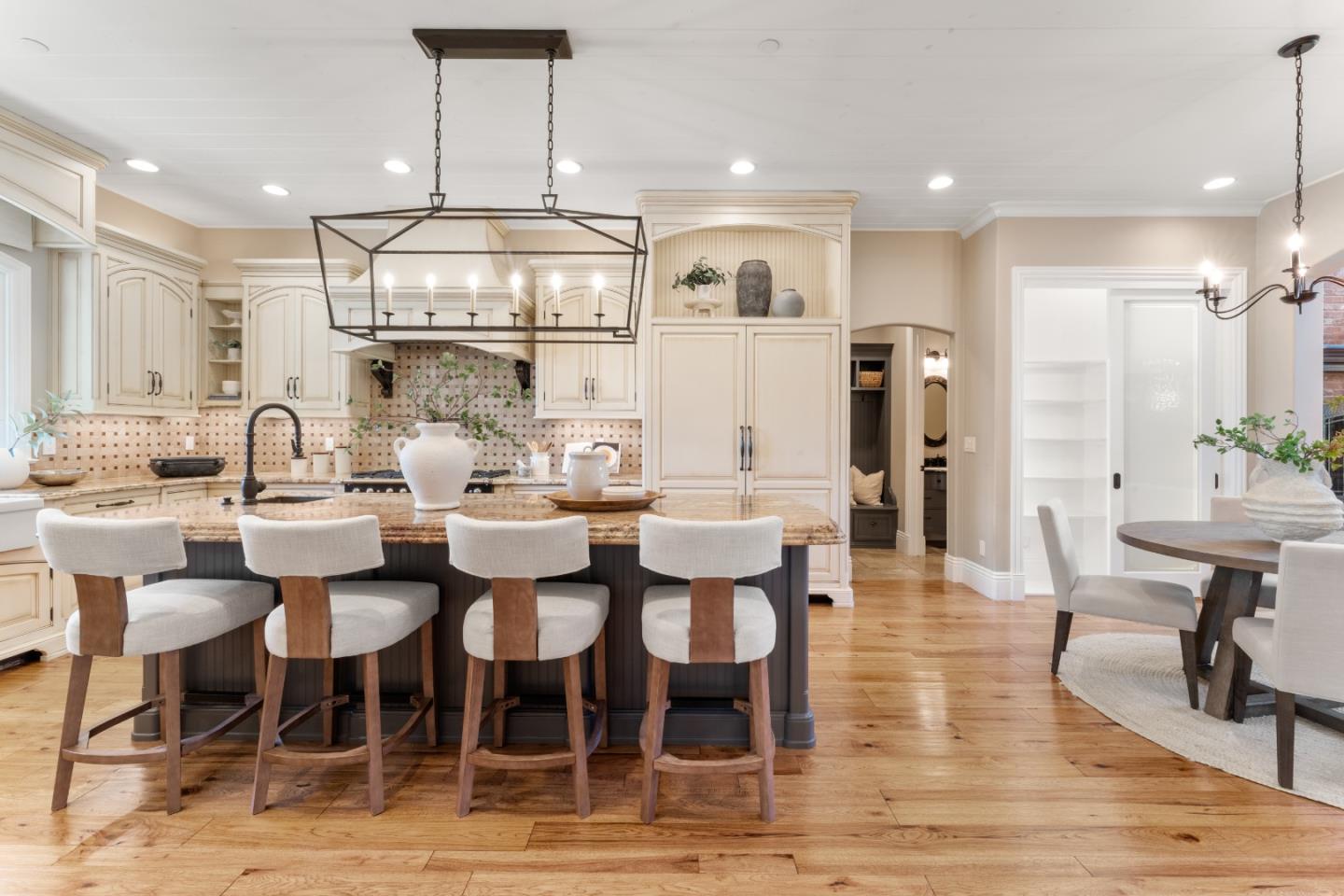 2512 Lansford Avenue