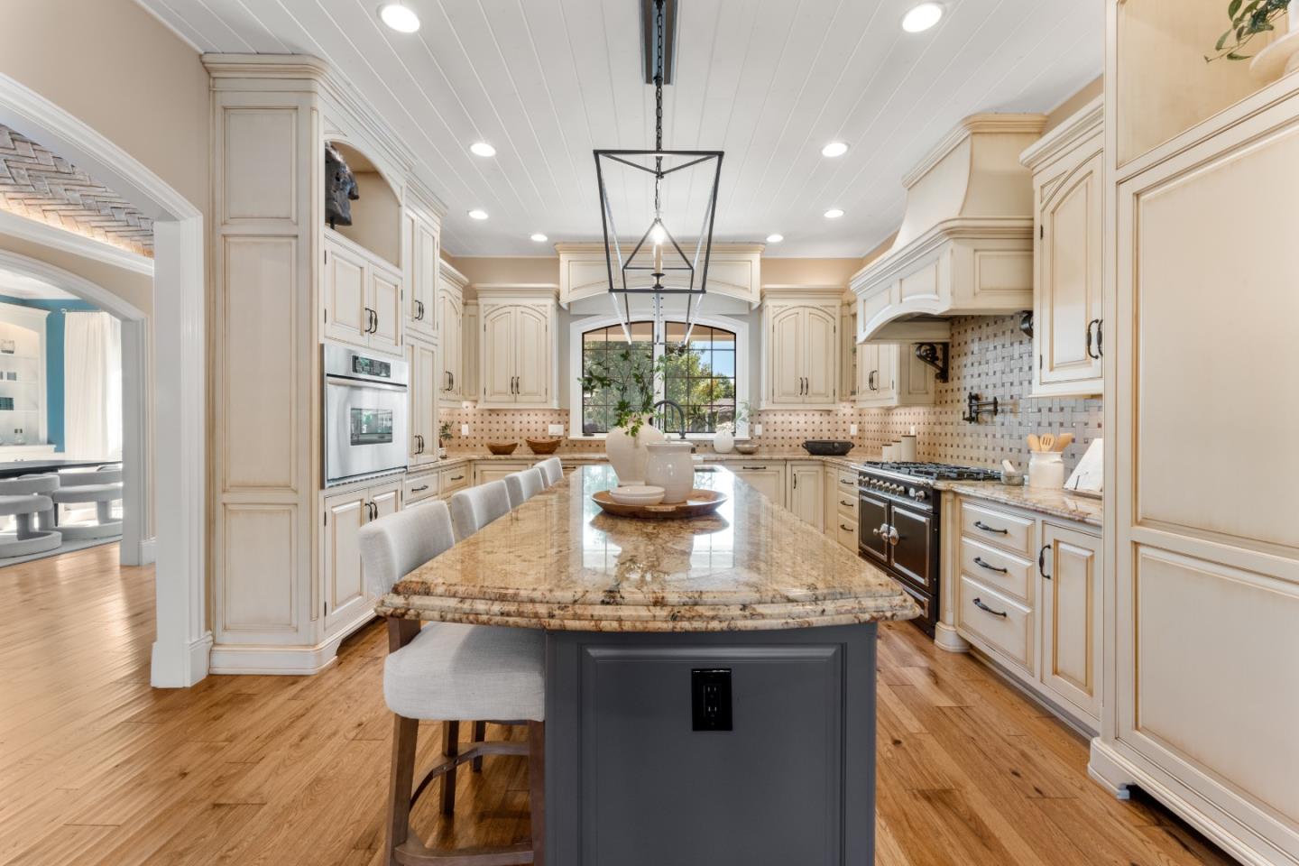 2512 Lansford Avenue