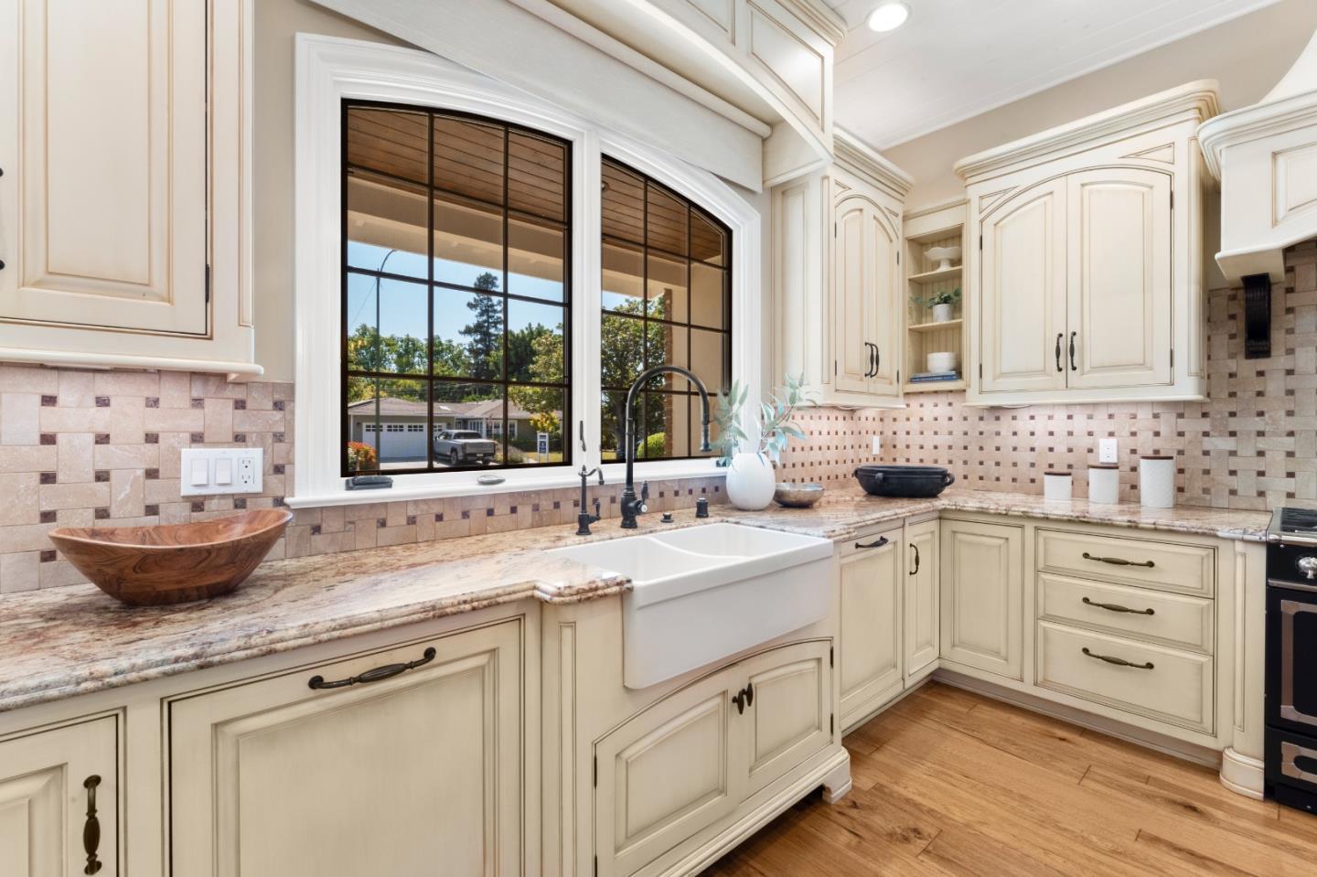 2512 Lansford Avenue