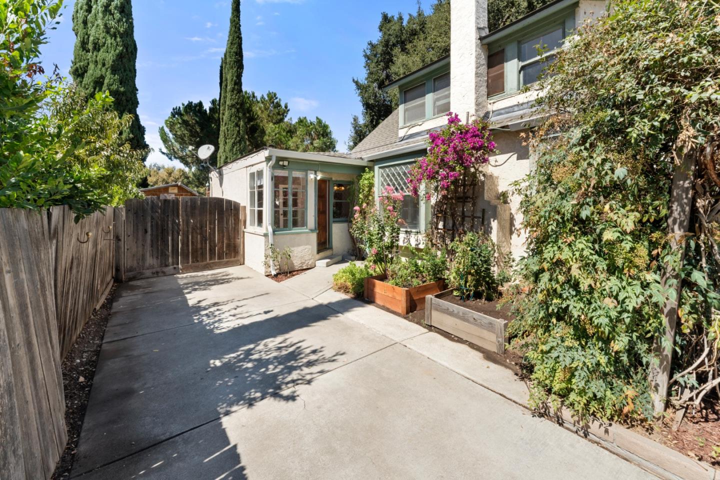 841 Willis Avenue