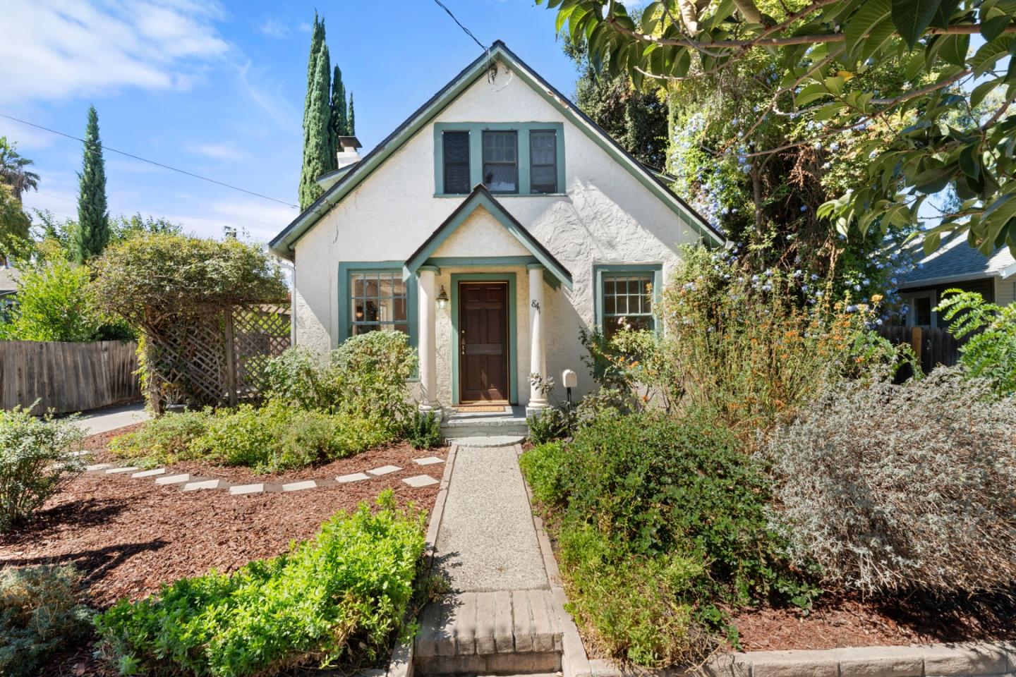 841 Willis Avenue