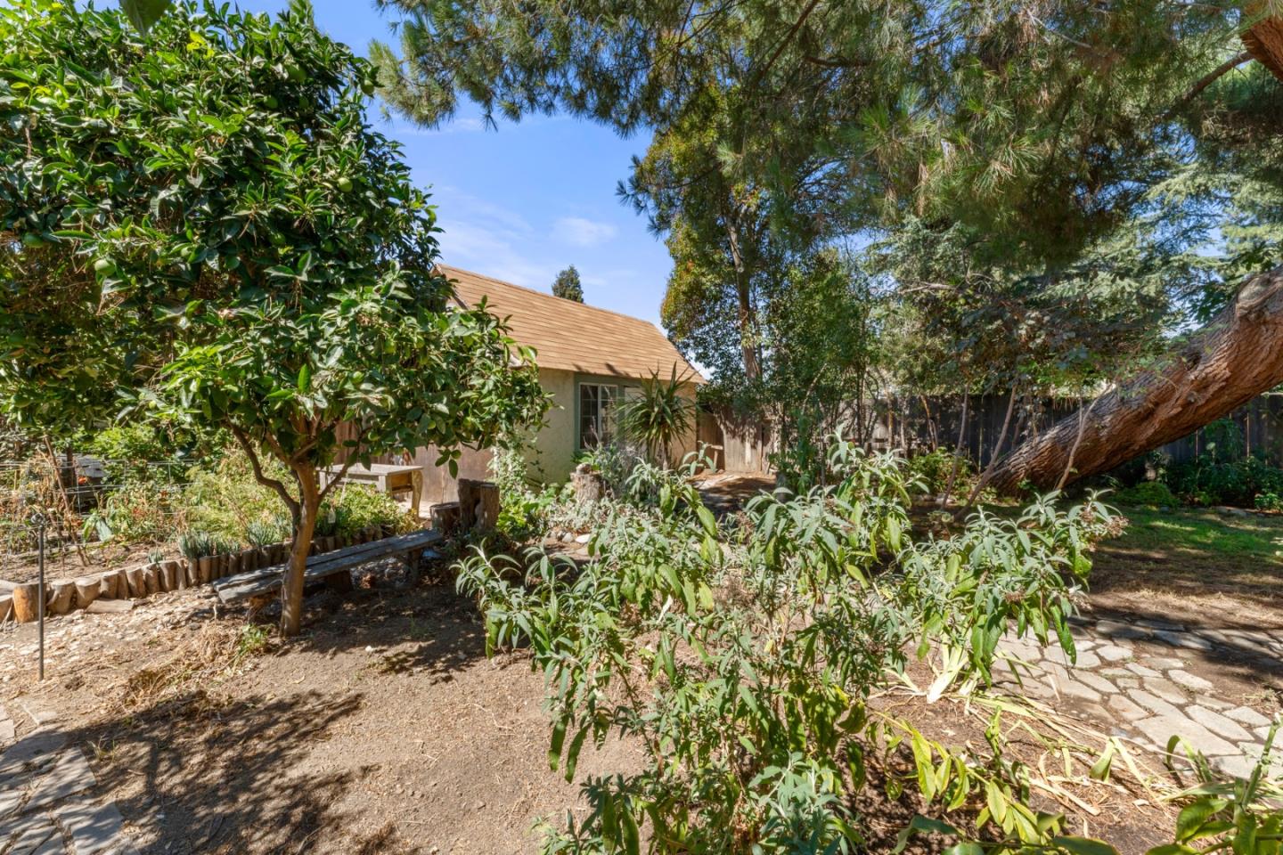 841 Willis Avenue