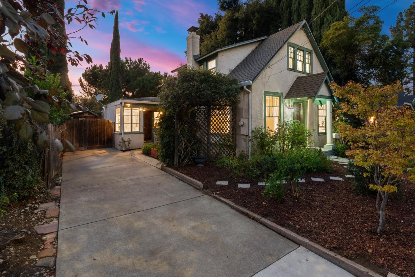 841 Willis Avenue