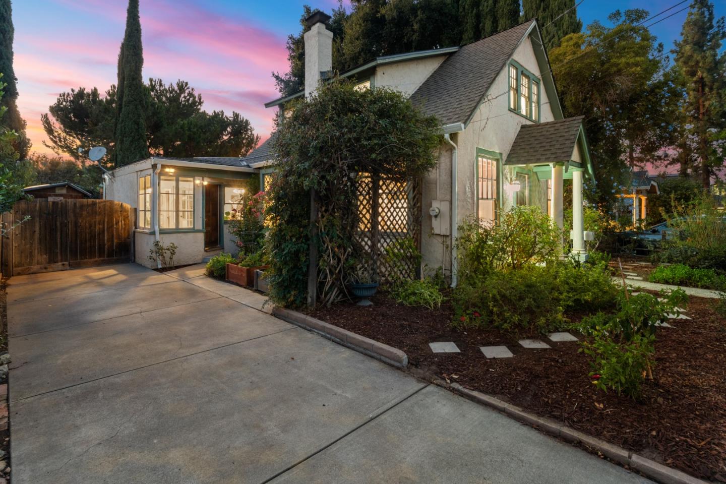 841 Willis Avenue