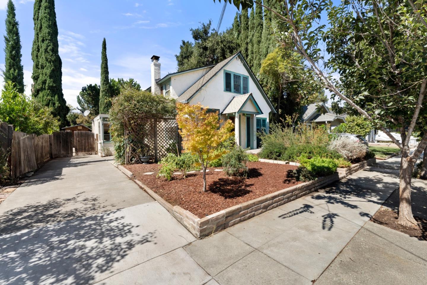 841 Willis Avenue