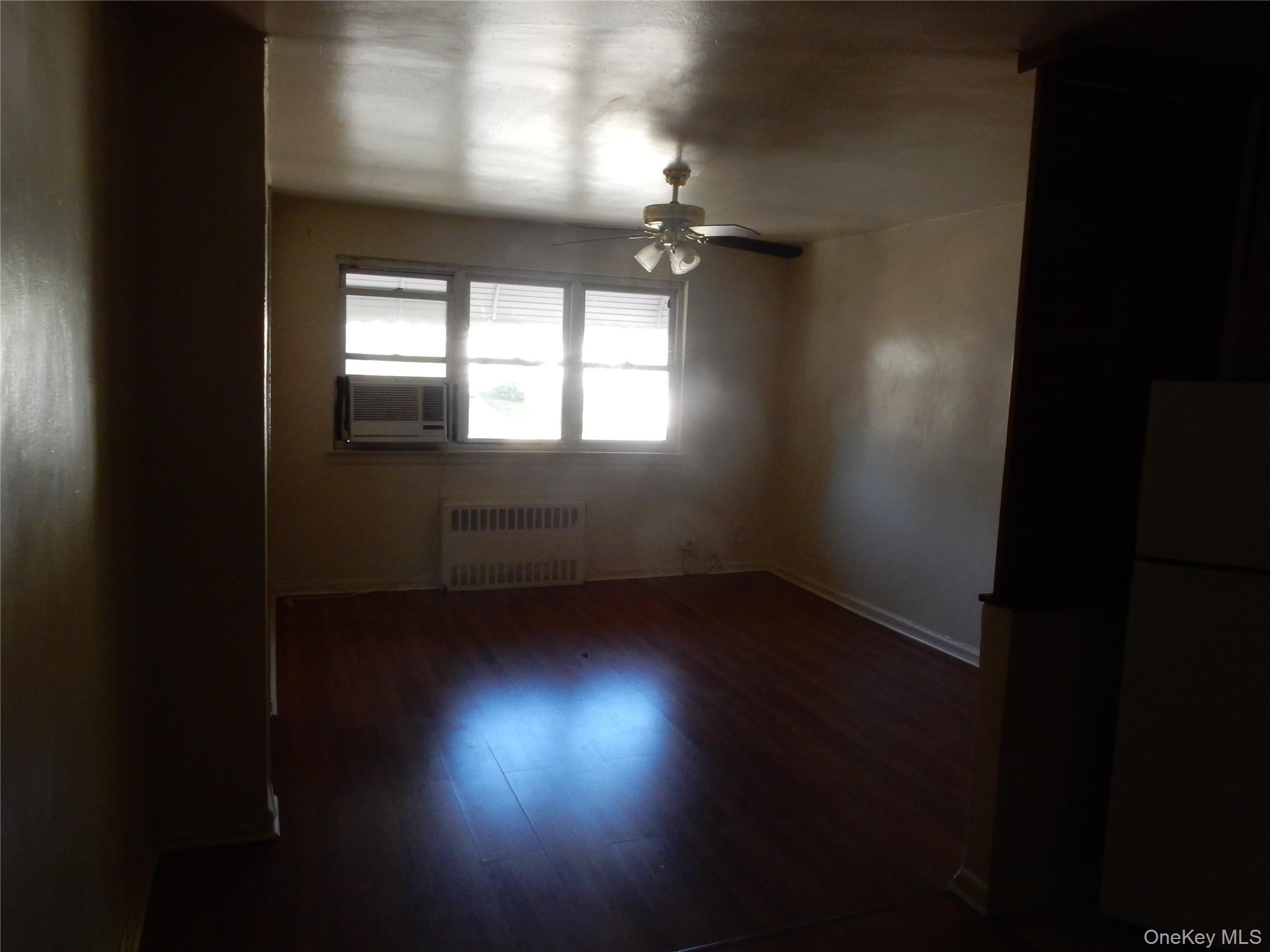 4044 Ave