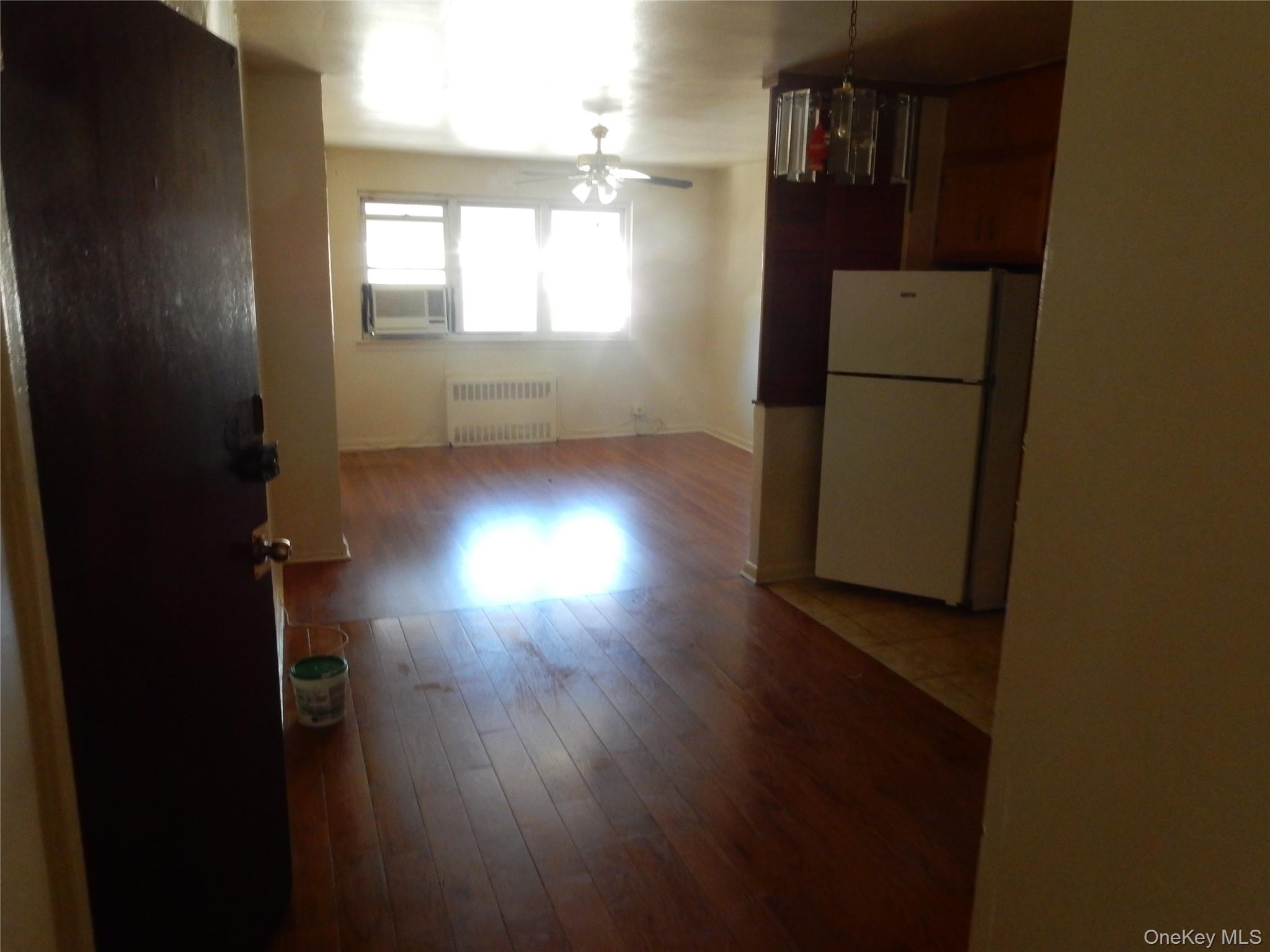 4044 Ave