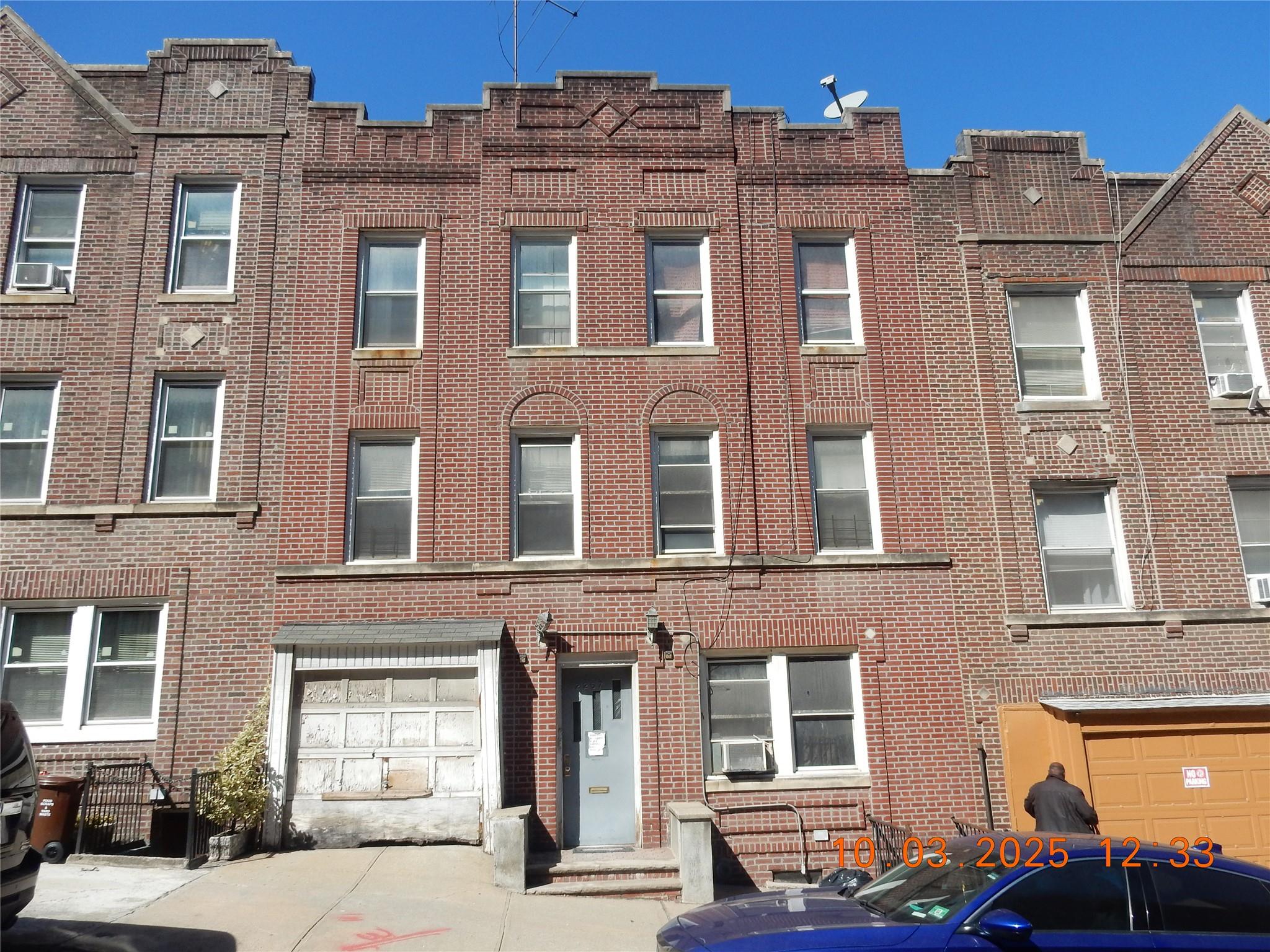 2257 Hampden Pl Unit: 2