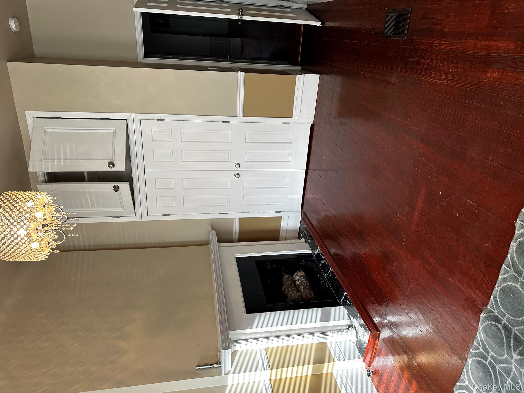 213 EAST PROSPECT Avenue Unit: 1