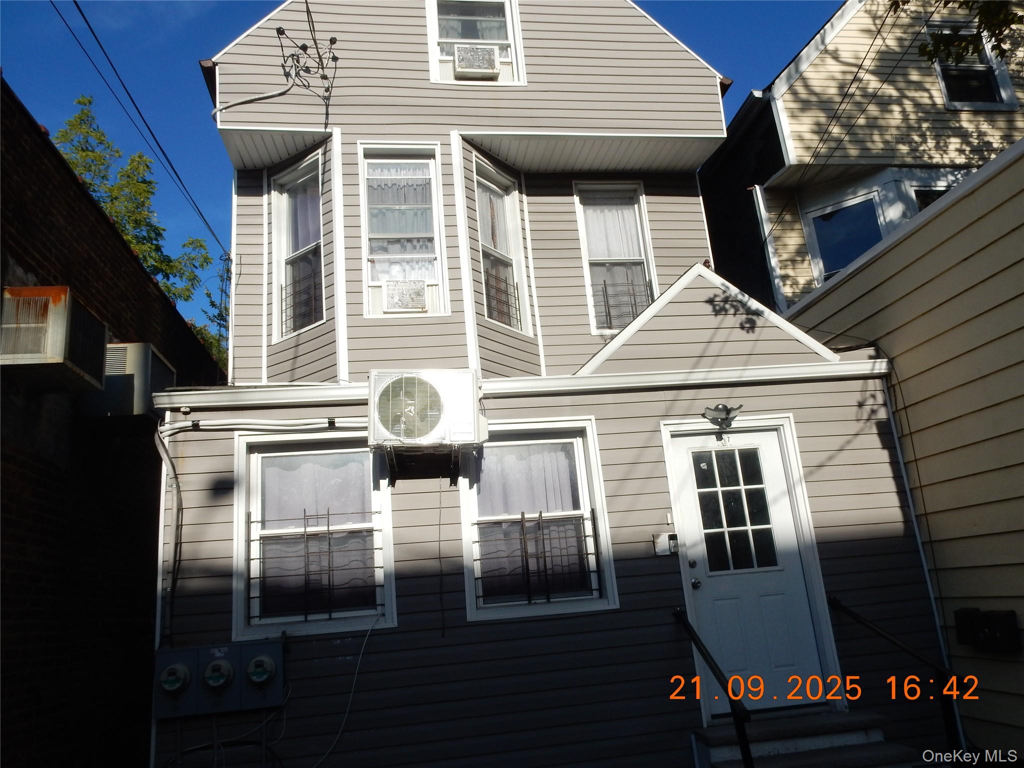 457 S 5th Avenue