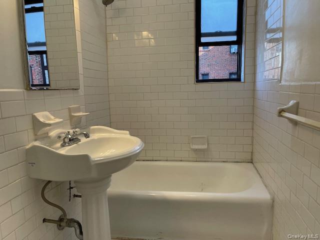 590 E Third Street Unit: 4O