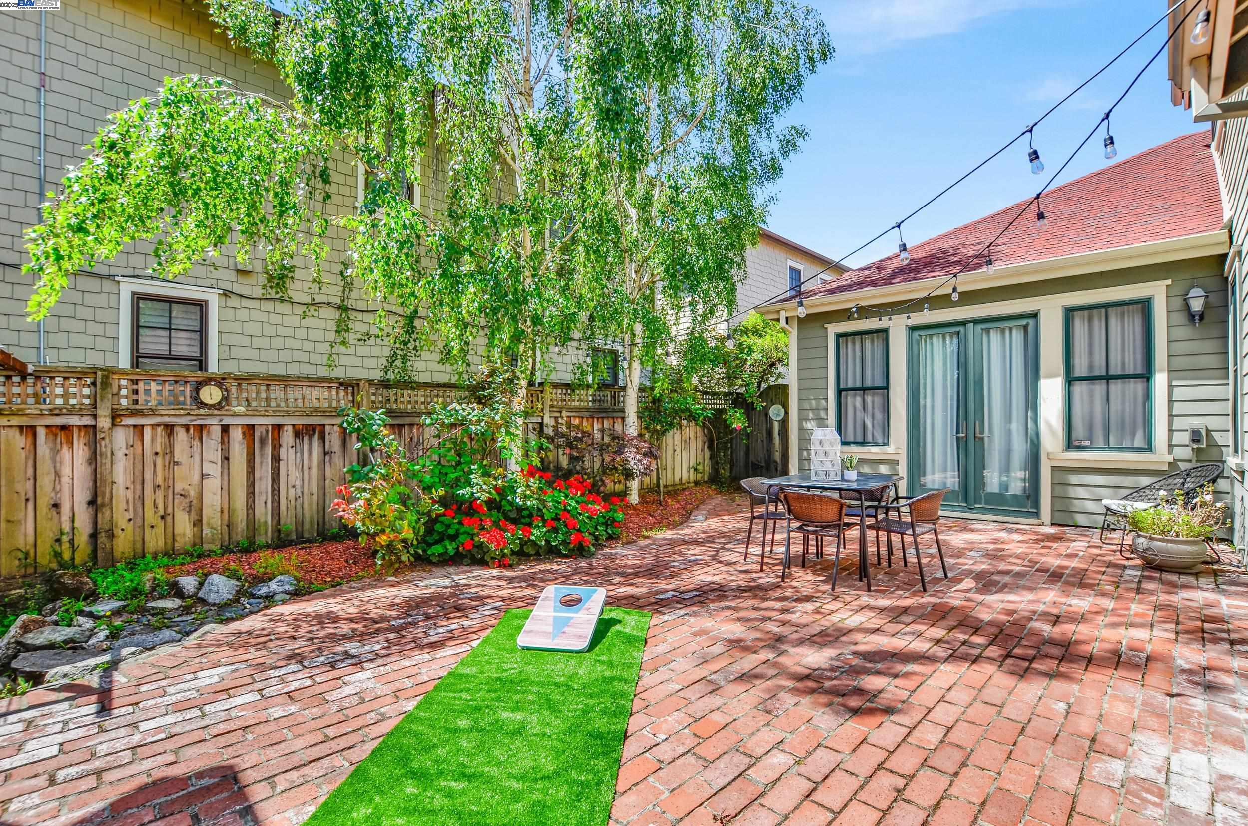 1166 Taraya Terrace