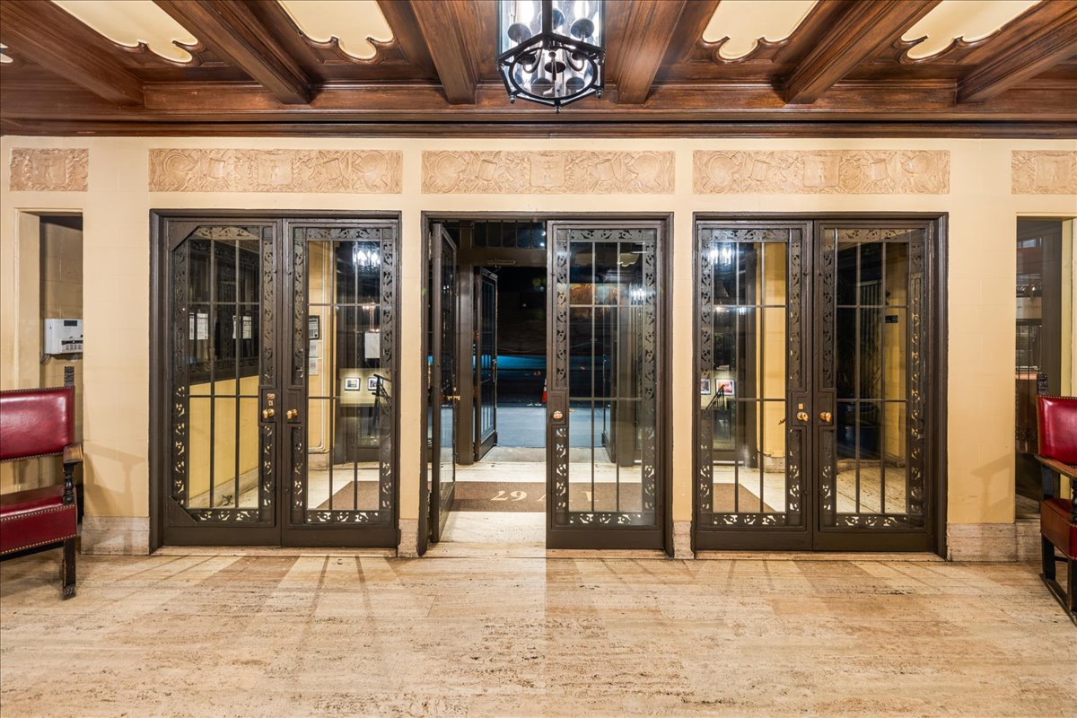 1 W 67TH Street 2E