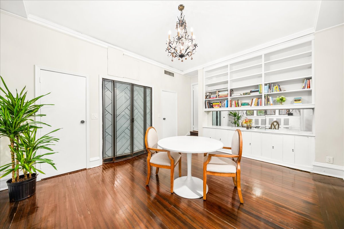 1 W 67TH Street 2E