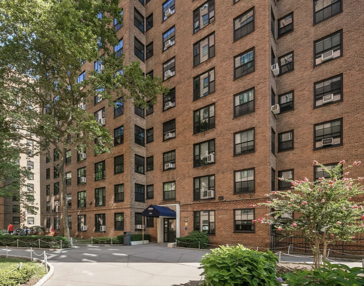 365 CLINTON Avenue 6F