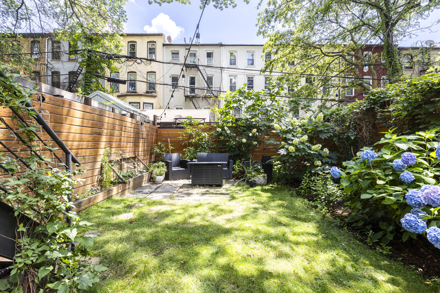 504 HALSEY Street