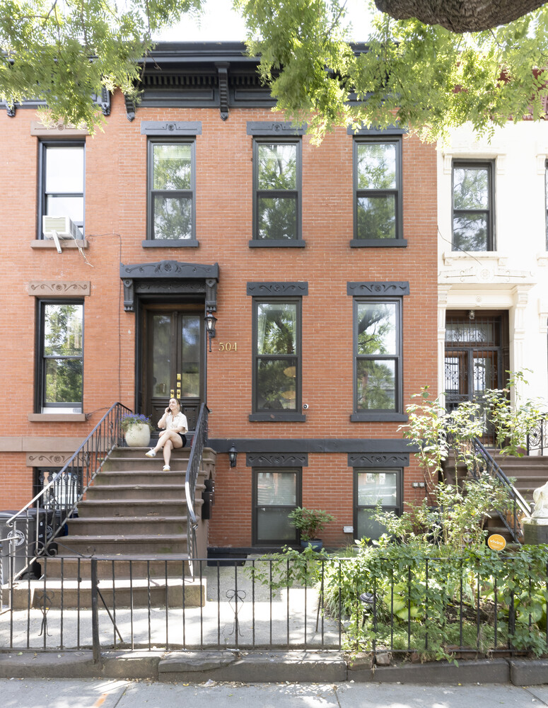 504 HALSEY Street
