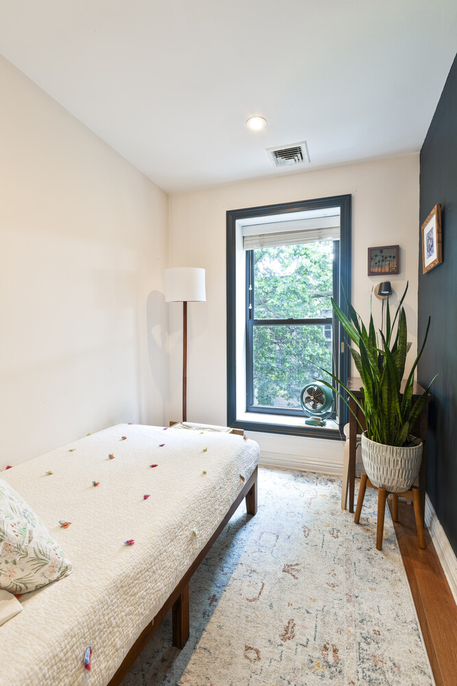 504 HALSEY Street