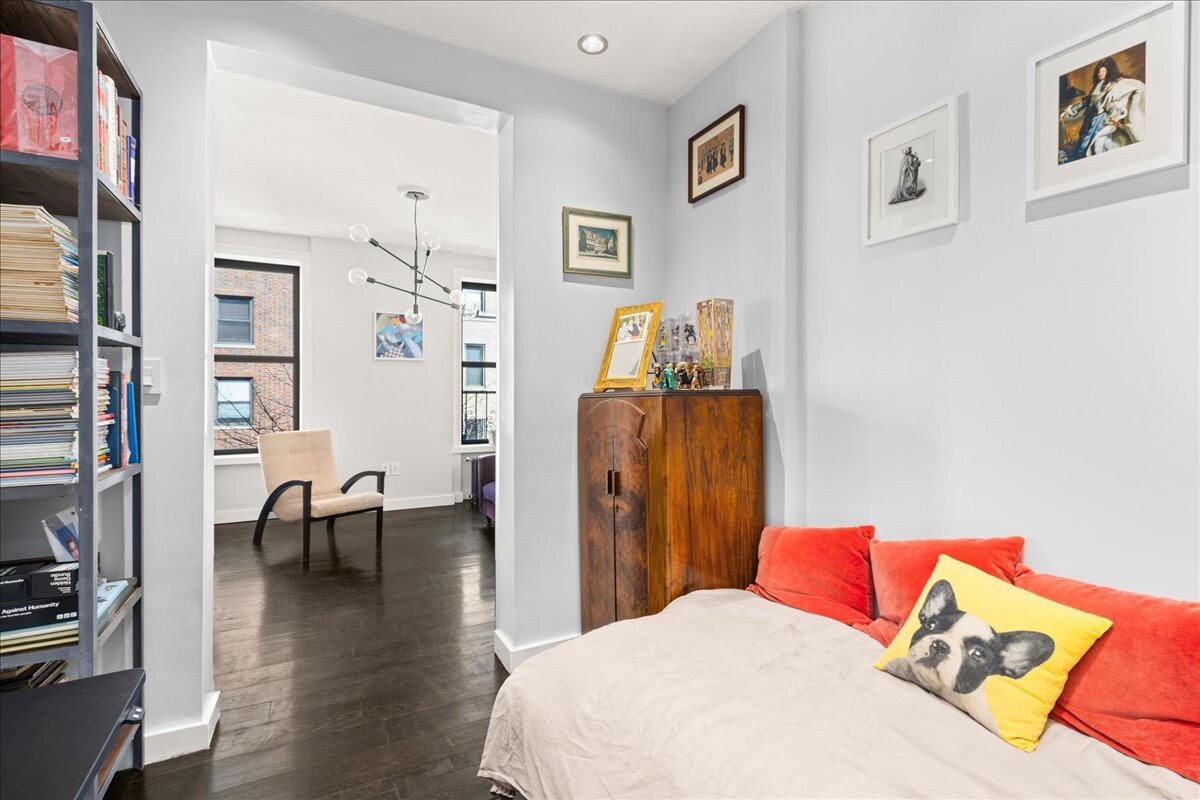 234 W 21ST Street 43